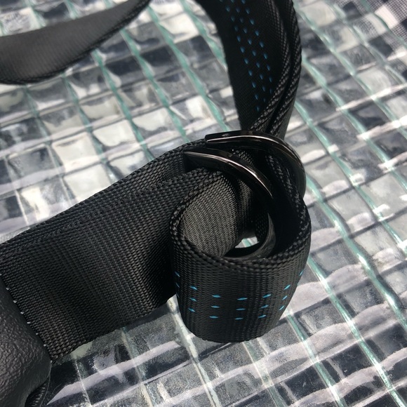 Cold Lips leather ((vegan)) fanny pack. Handmade in NC from reclaimed fabric. - Picture 5 of 7